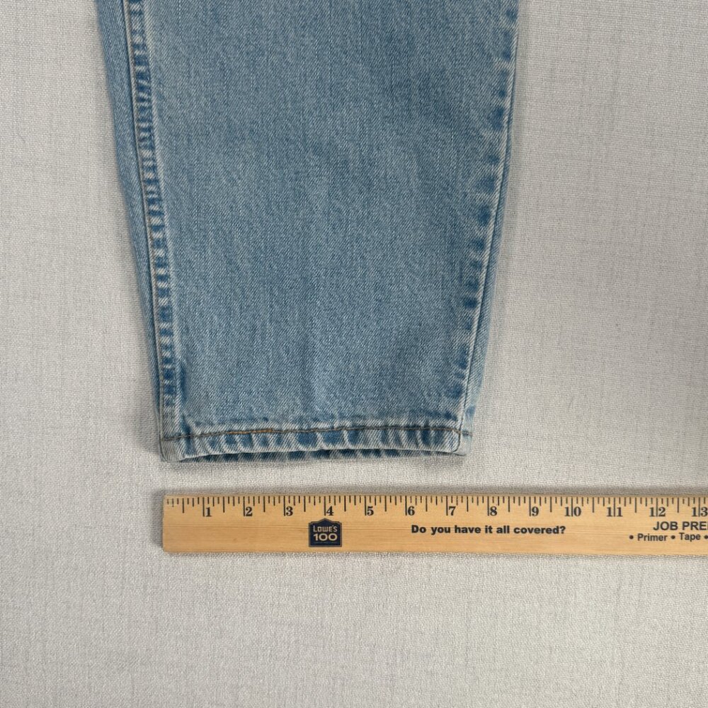 Vintage Levi's 560 Loose Fit Tapered Leg Jeans Light Wash Cotton Denim W38xL36 - Picture 9 of 11